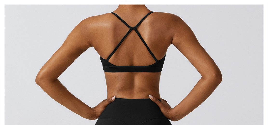 FITNESS SET OF LONG SLEEVES + BRA. BLACK