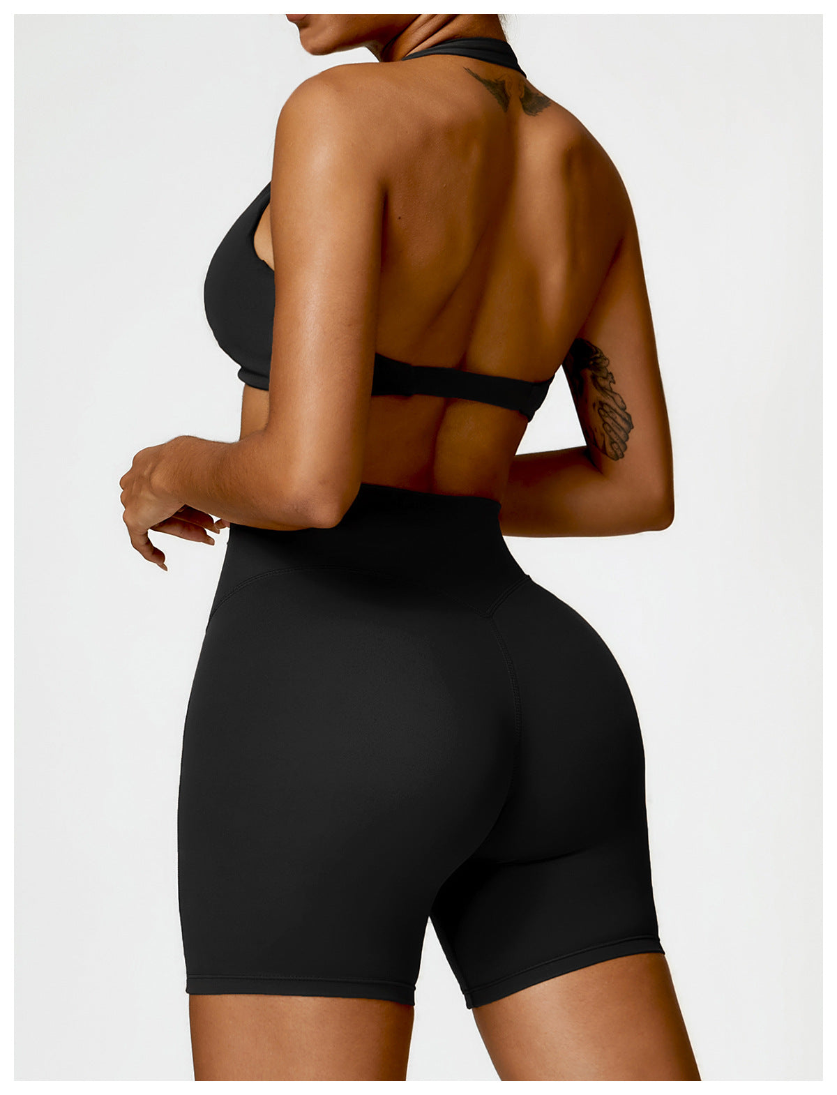 FITNESS SET OF BRA + SHORTS. BLACK