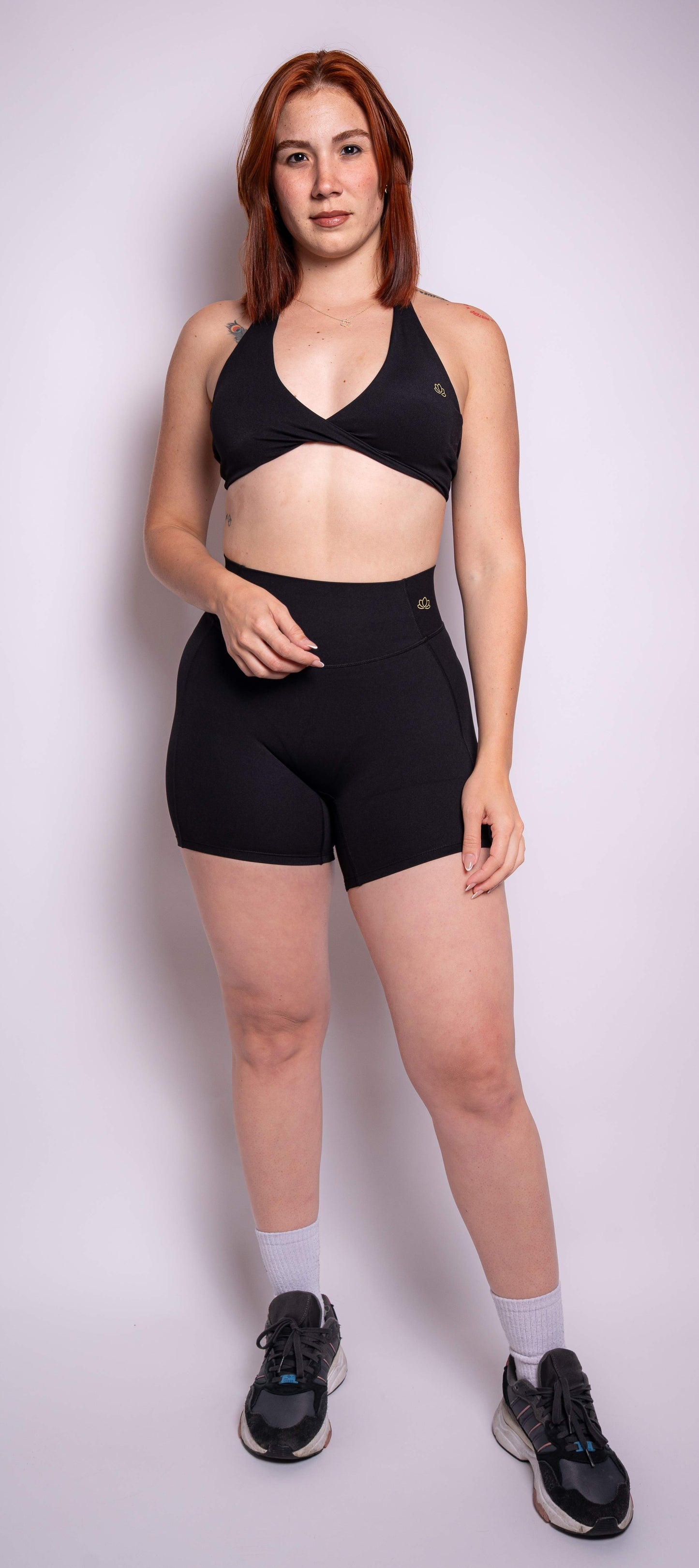 FITNESS SET OF BRA + SHORTS. BLACK